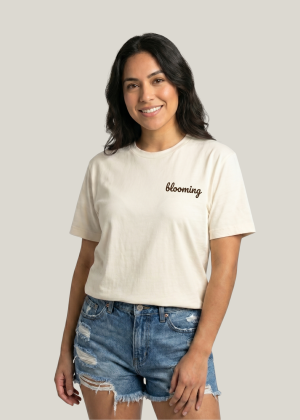 Blooming - Tshirt